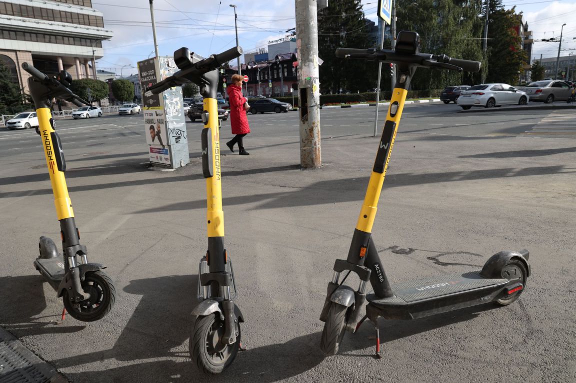 В стране в три раза увеличилось число аварий с участием электросамокатов -  «Уральский рабочий»